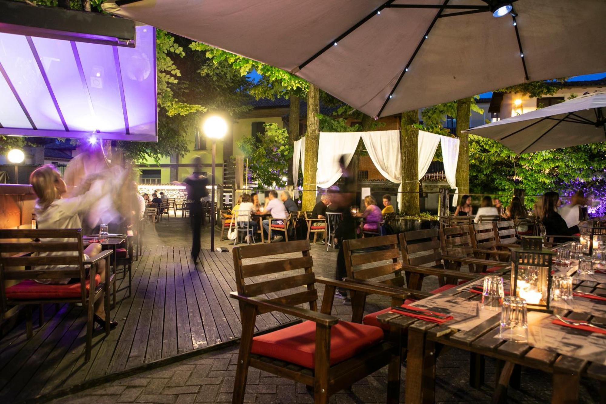 Hotel Milano Pool&Garden Salice Terme Exterior foto